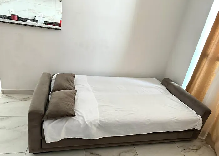 La Coruna Flat Makaranduba